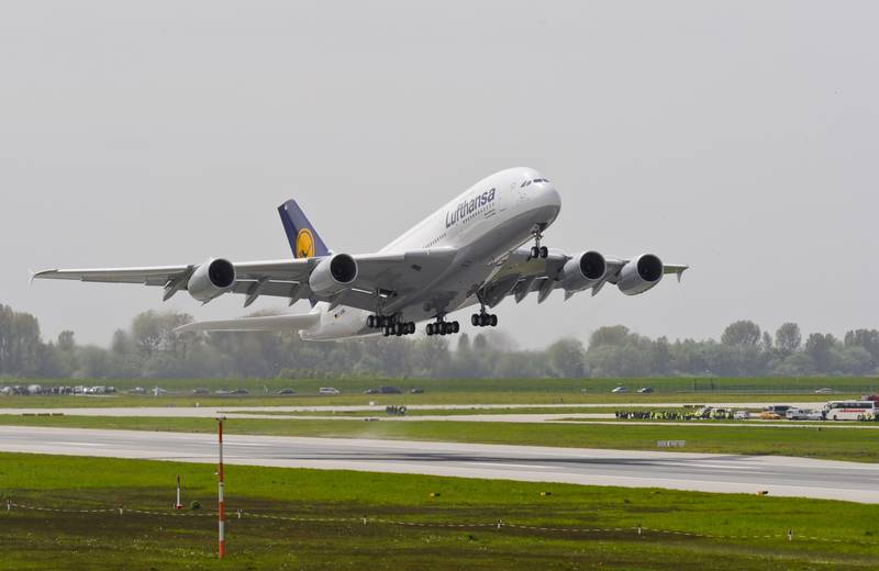 Aeroplans - The A380 took off from Hamburg Germany after the delivery ceremony © Airbus SAS