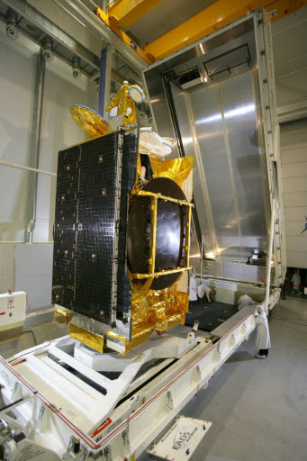 Aeroplans - Astrium delivers Astra 3B satellite to launch site © EADS Astrium / 2010