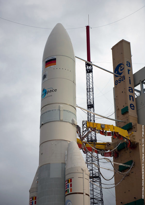 Aéroplans - Ariane 5 V194 sur le pas de tir de la ZL3 (photo ESA-CNES-Arianespace).
