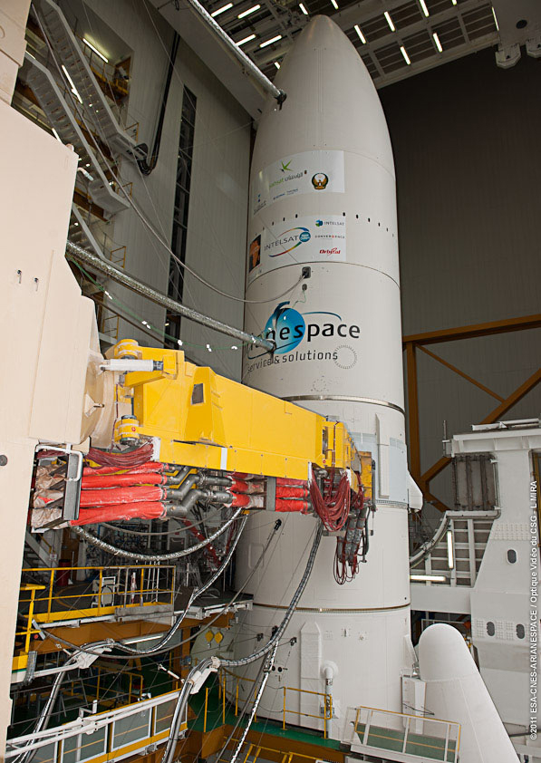 Aeroplans - Coiffe d'Ariane 5 vol 201 crédit Arianespace