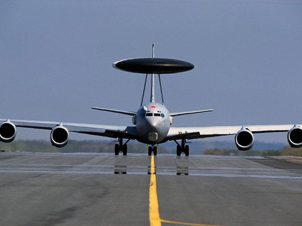 Aeroplans - AWACS francais au decollage