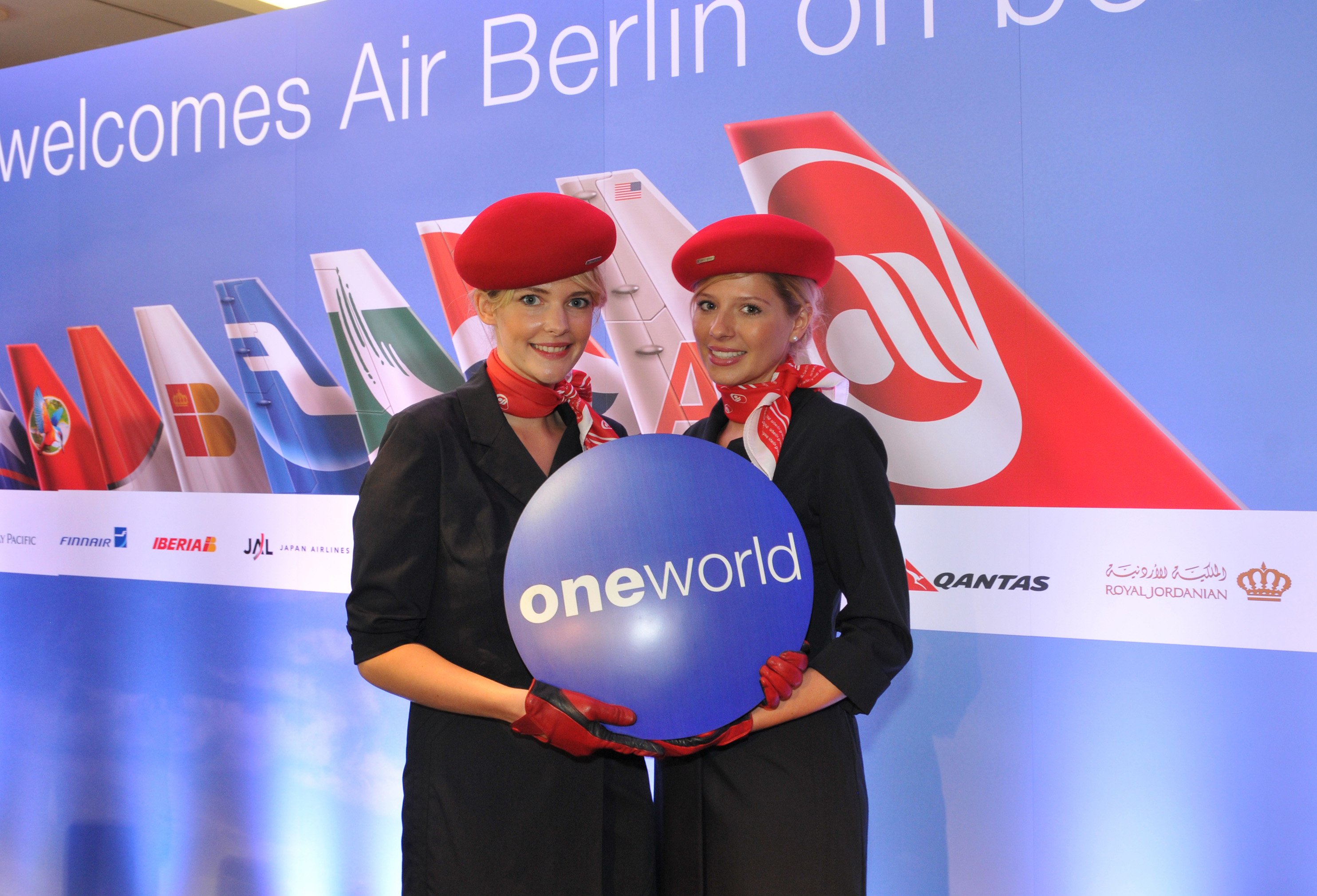 Aeroplans - PNC Air Berlin avec le logo oneworld © Air Berlin/oneworld